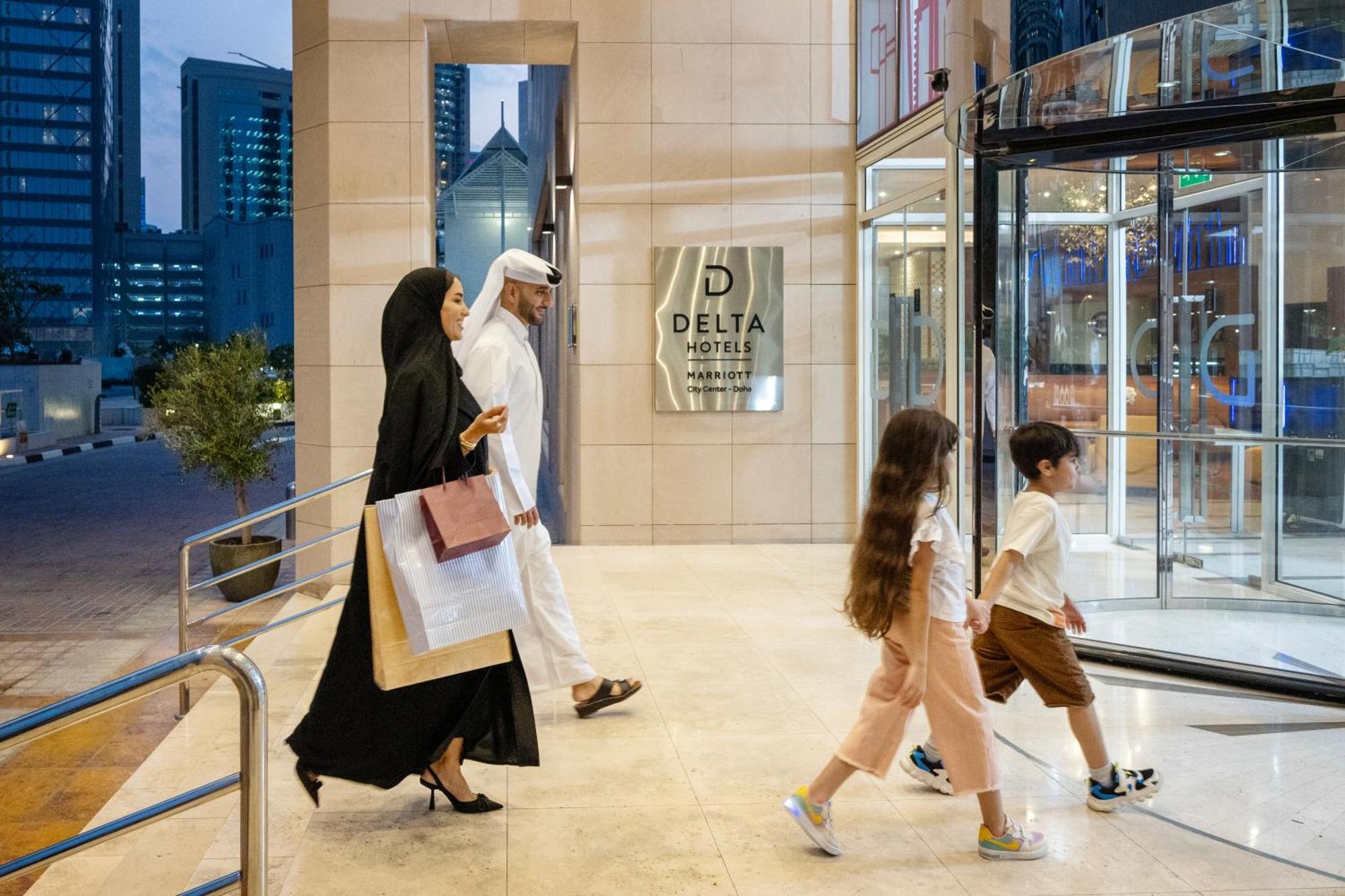 Delta Hotels By Marriott City Center الدوحة المظهر الخارجي الصورة Entrance to the hotel