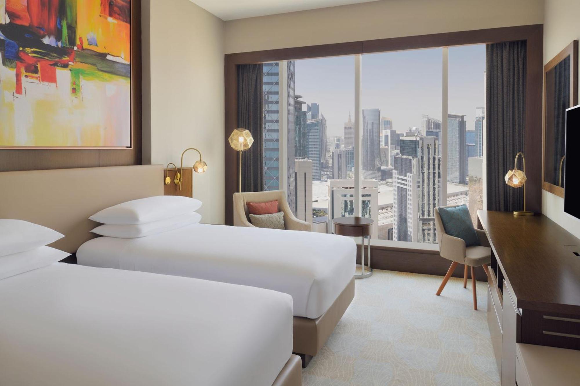 Delta Hotels By Marriott City Center الدوحة المظهر الخارجي الصورة A guest room at the hotel