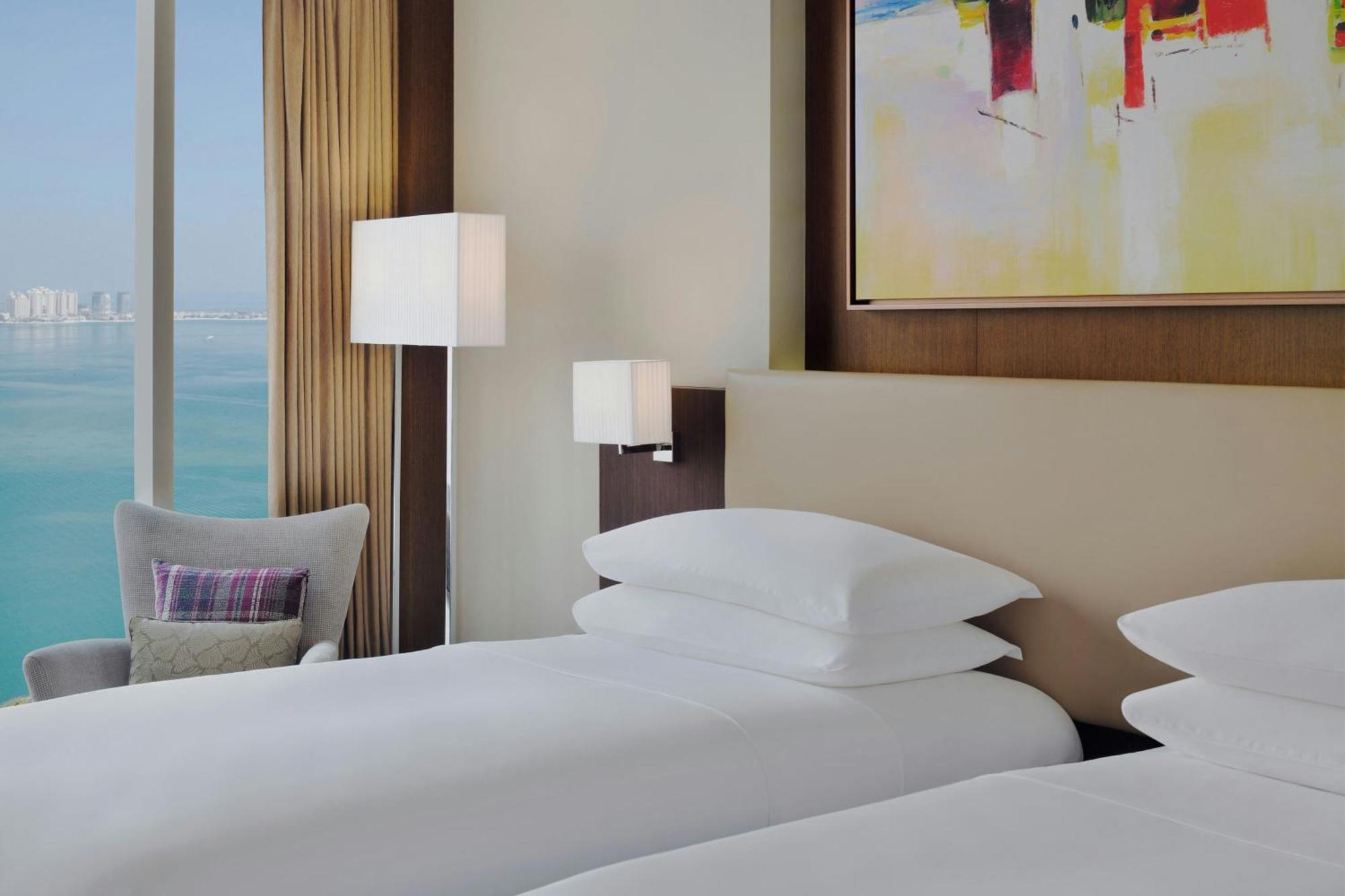 Delta Hotels By Marriott City Center الدوحة المظهر الخارجي الصورة A guest room at the hotel